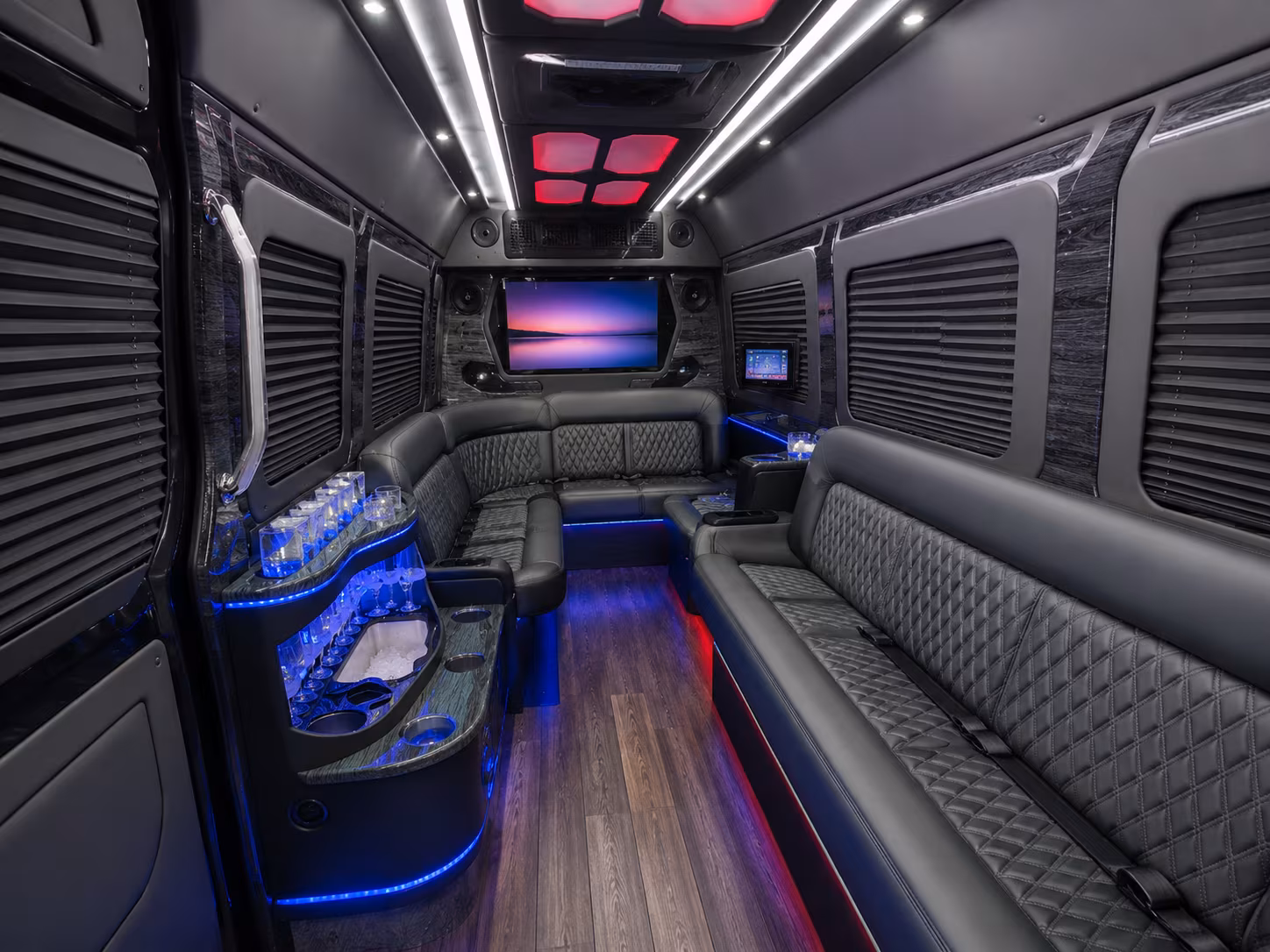 lansing 28 passenger party bus